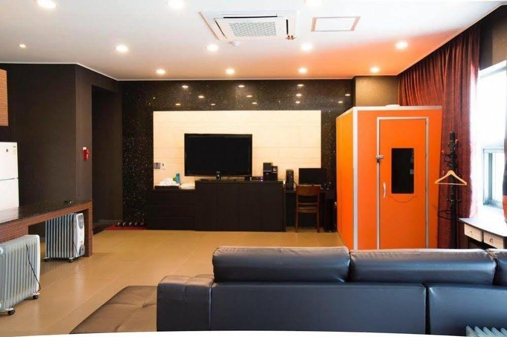 G Tourist Hotel Wolmido 仁川 外观 照片