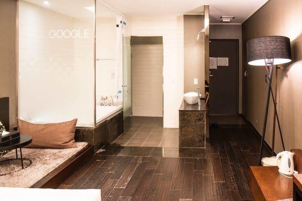 G Tourist Hotel Wolmido 仁川 外观 照片
