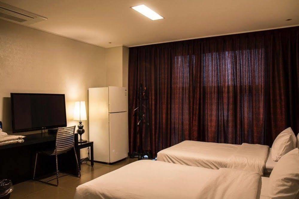 G Tourist Hotel Wolmido 仁川 外观 照片